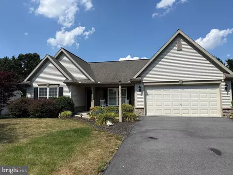 32 Loganberry Ct, Womelsdorf, PA 19567