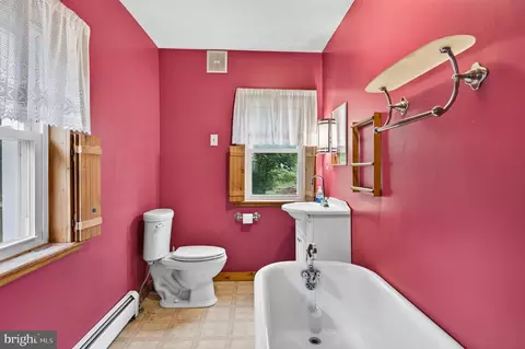 Bath - 540 Church Rd, Reading, PA 19607 photo 2 of 7