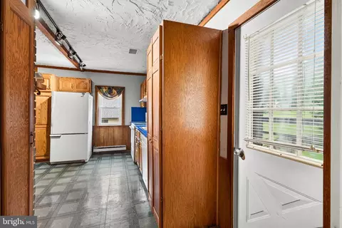 Entry Way - 540 Church Rd, Reading, PA 19607 photo 7 of 13