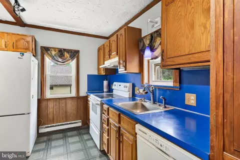 Kitchen - 540 Church Rd, Reading, PA 19607 photo 3 of 3