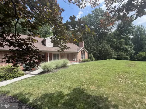 4 Quail Ridge Dr, Reading, PA 19607