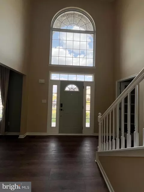 Entry Way - 21 Shelly Dr, Sinking Spring, PA 19608 photo 2 of 10
