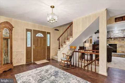 Entry Way - 13 Nassau Cir, Reading, PA 19607 photo 3 of 9