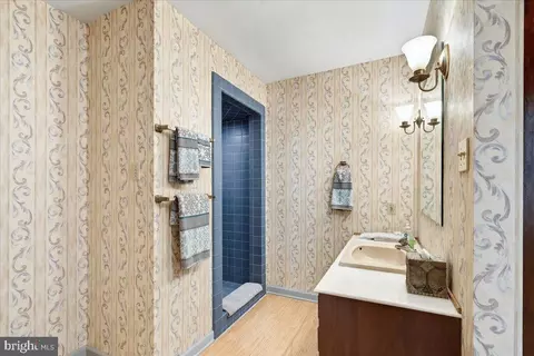 Bath - 13 Nassau Cir, Reading, PA 19607 photo 2 of 4