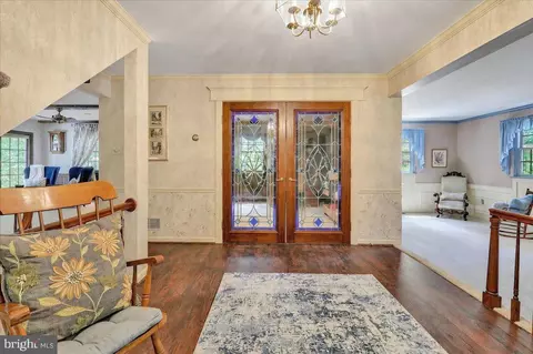 Entry Way - 13 Nassau Cir, Reading, PA 19607 photo 2 of 9