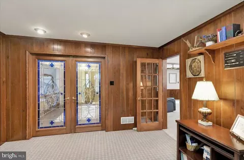Entry Way - 13 Nassau Cir, Reading, PA 19607 photo 4 of 9