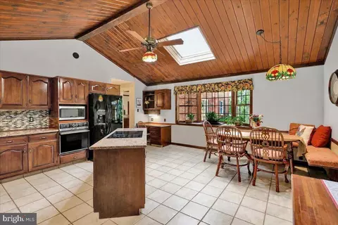 Kitchen - 13 Nassau Cir, Reading, PA 19607 photo 4 of 4