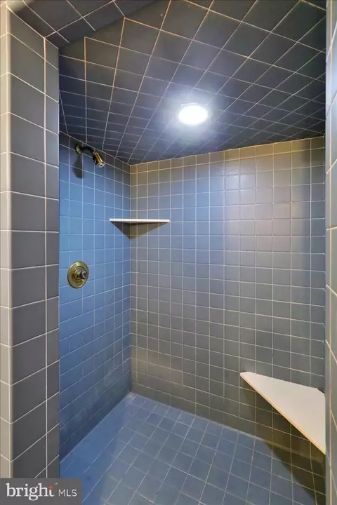 Bath - 13 Nassau Cir, Reading, PA 19607 photo 3 of 4