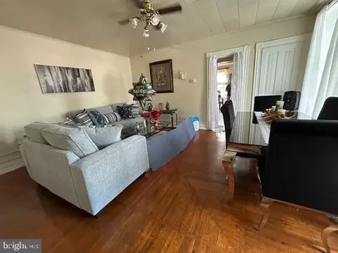Living - 423 Spring St, Reading, PA 19601 photo 1 of 1