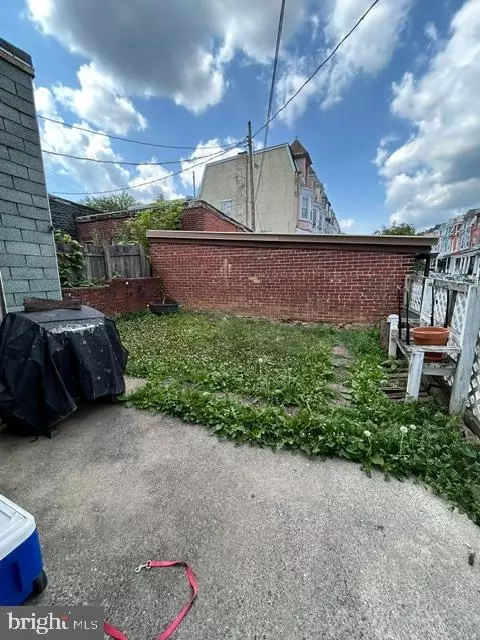 Exterior - 423 Spring St, Reading, PA 19601 photo 4 of 6