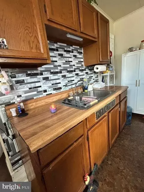 Kitchen - 423 Spring St, Reading, PA 19601 photo 2 of 2