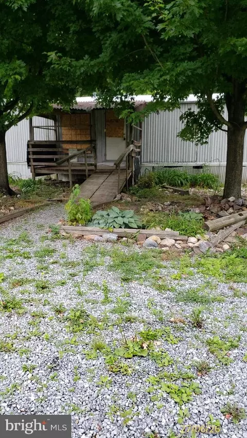 31 Old Mountain Rd, Bethel, PA 19507