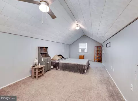 Bedroom - 1847 Elder St, Reading, PA 19604 photo 8 of 10