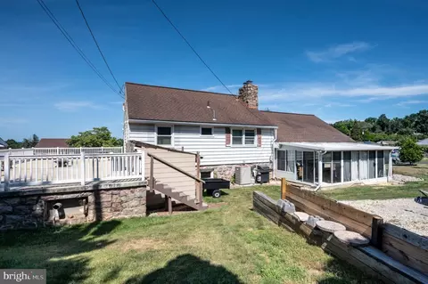 Exterior - 1847 Elder St, Reading, PA 19604 photo 9 of 16