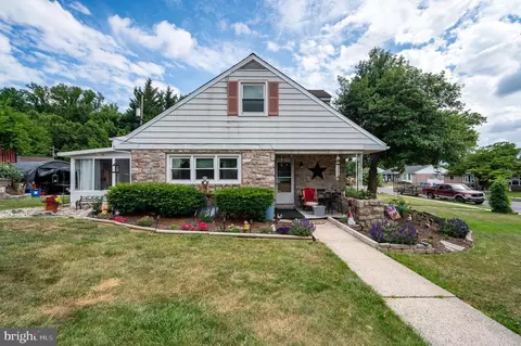Exterior - 1847 Elder St, Reading, PA 19604 photo 16 of 16