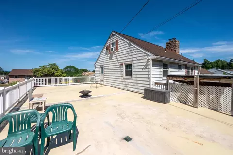 Exterior - 1847 Elder St, Reading, PA 19604 photo 11 of 16