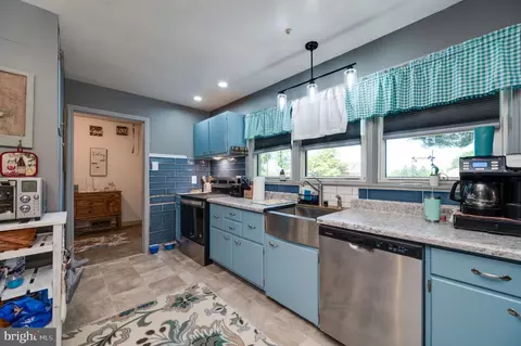 Kitchen - 1847 Elder St, Reading, PA 19604 photo 5 of 5