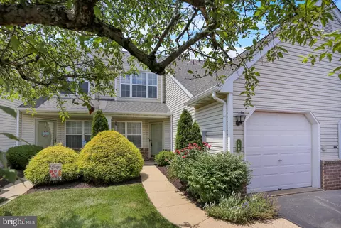 160 Hickory Ln, Wyomissing, PA 19610