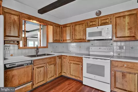 Kitchen - 3102 Curtis Rd, Sinking Spring, PA 19608 photo 1 of 1