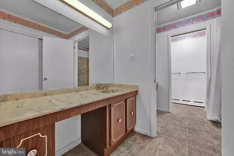 Entry Way - 3102 Curtis Rd, Sinking Spring, PA 19608 photo 3 of 4
