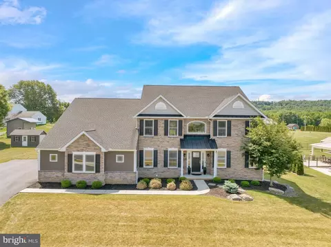 64 Middletown Rd, Fleetwood, PA 19522