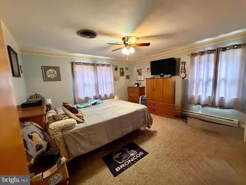 Bedroom - 801 Lobelia Ave, Reading, PA 19605 photo 1 of 4
