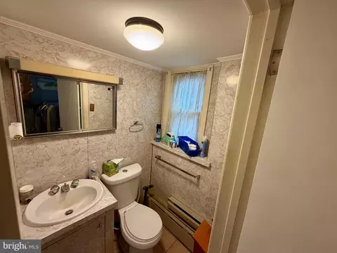 Bath - 801 Lobelia Ave, Reading, PA 19605 photo 2 of 2