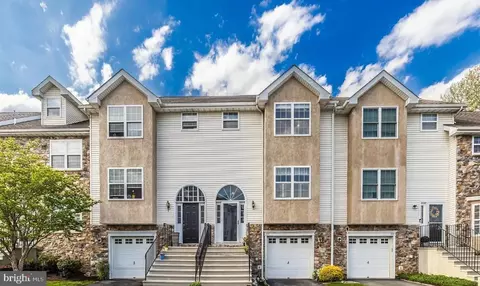 2004 Hampton Ct, Morgantown, PA 19543
