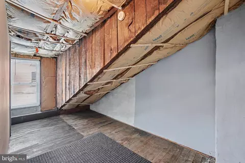 Entry Way - 619 Willow St, Reading, PA 19602 photo 6 of 9