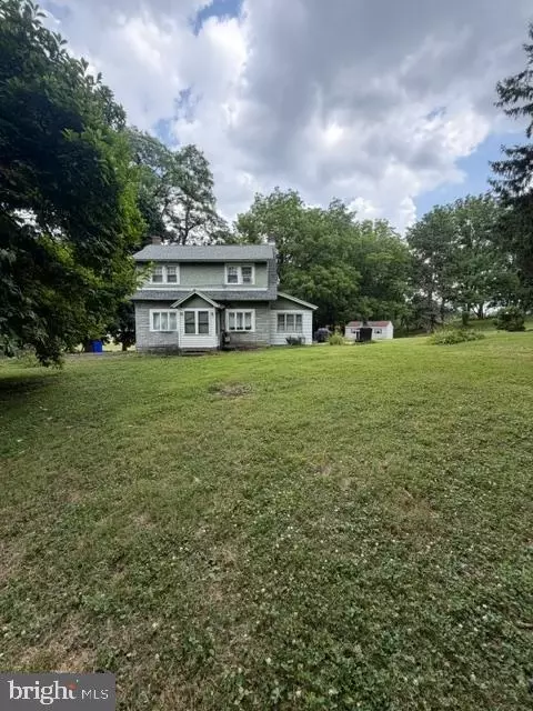 32 Gernants Ch Rd, Leesport, PA 19533