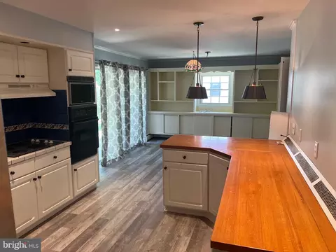 Kitchen - 16 Wendy Rd, Reading, PA 19601 photo 2 of 8