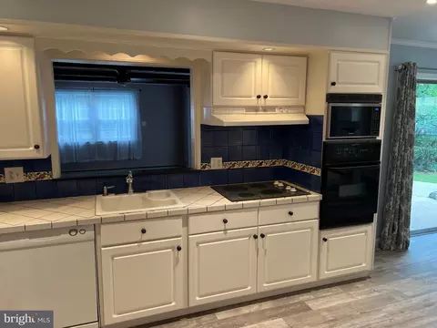 Kitchen - 16 Wendy Rd, Reading, PA 19601 photo 5 of 8
