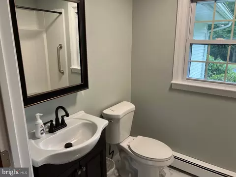 Bath - 16 Wendy Rd, Reading, PA 19601 photo 8 of 8