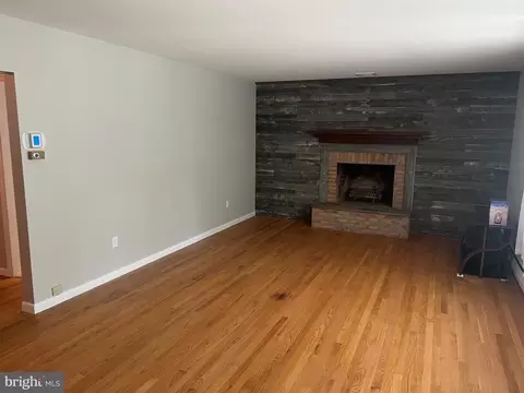 Living - 16 Wendy Rd, Reading, PA 19601 photo 4 of 17