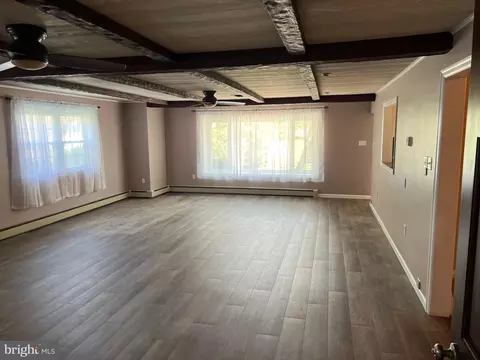 Living - 16 Wendy Rd, Reading, PA 19601 photo 15 of 17