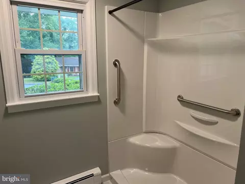 Bath - 16 Wendy Rd, Reading, PA 19601 photo 7 of 8