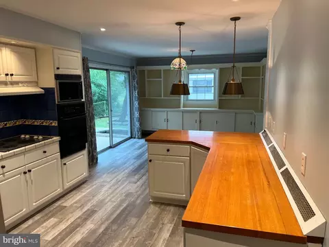 Kitchen - 16 Wendy Rd, Reading, PA 19601 photo 6 of 8