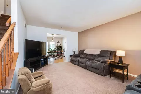 Living - 391 Sioux Ct, Reading, PA 19608 photo 1 of 1