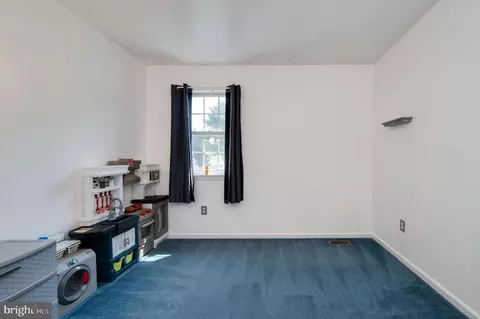 Bedroom - 391 Sioux Ct, Reading, PA 19608 photo 6 of 10