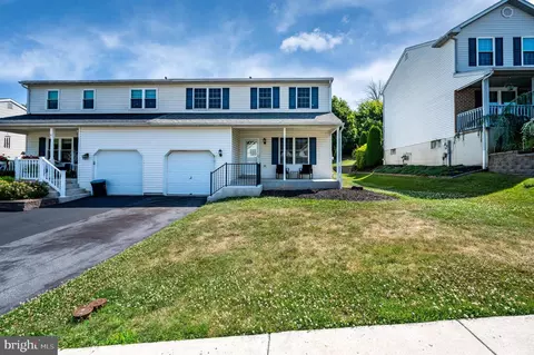 Exterior - 391 Sioux Ct, Reading, PA 19608 photo 2 of 8