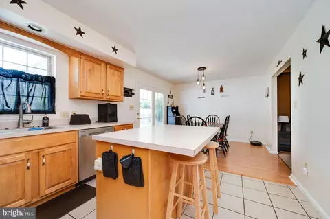 Kitchen - 391 Sioux Ct, Reading, PA 19608 photo 5 of 5