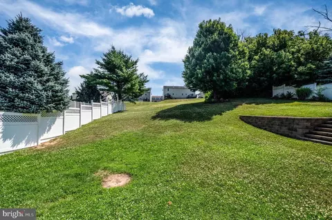 Exterior - 391 Sioux Ct, Reading, PA 19608 photo 7 of 8