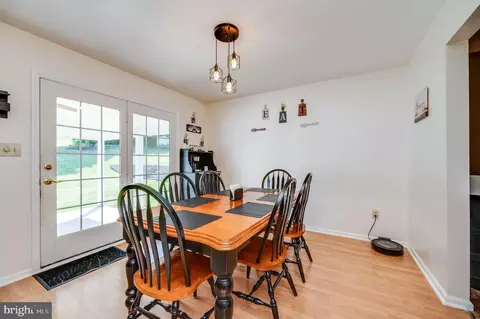 Dining - 391 Sioux Ct, Reading, PA 19608 photo 2 of 2