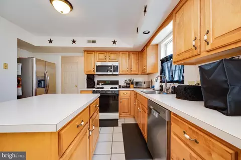 Kitchen - 391 Sioux Ct, Reading, PA 19608 photo 2 of 5