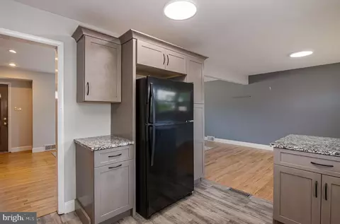 Entry Way - 2401 Bell Dr, Reading, PA 19609 photo 1 of 1