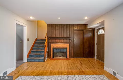 Living - 2401 Bell Dr, Reading, PA 19609 photo 4 of 5