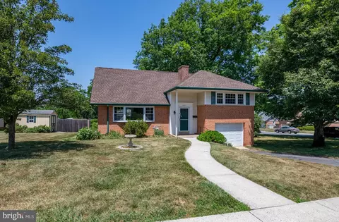 Exterior - 2401 Bell Dr, Reading, PA 19609 photo 2 of 3
