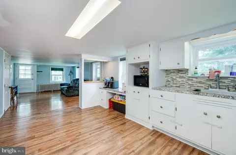 Entry Way - 404 Seiberts Ct, Reading, PA 19609 photo 3 of 3