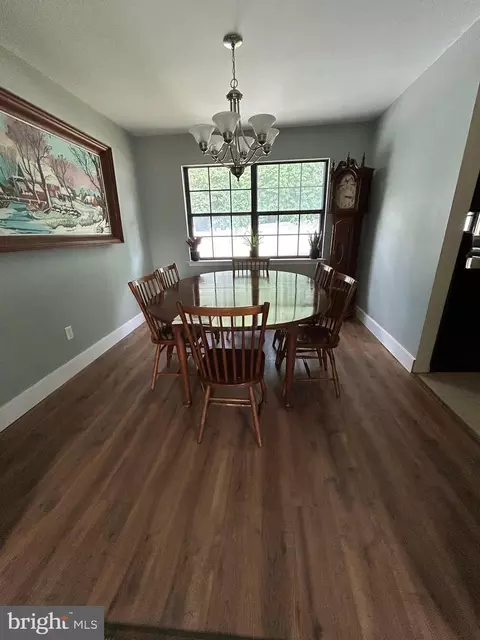 Dining - 21 Matthew Dr, Reading, PA 19608 photo 1 of 2