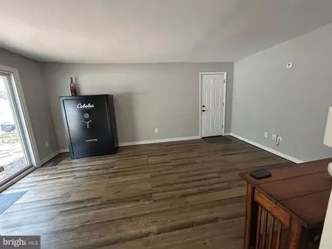 Living - 21 Matthew Dr, Reading, PA 19608 photo 1 of 1